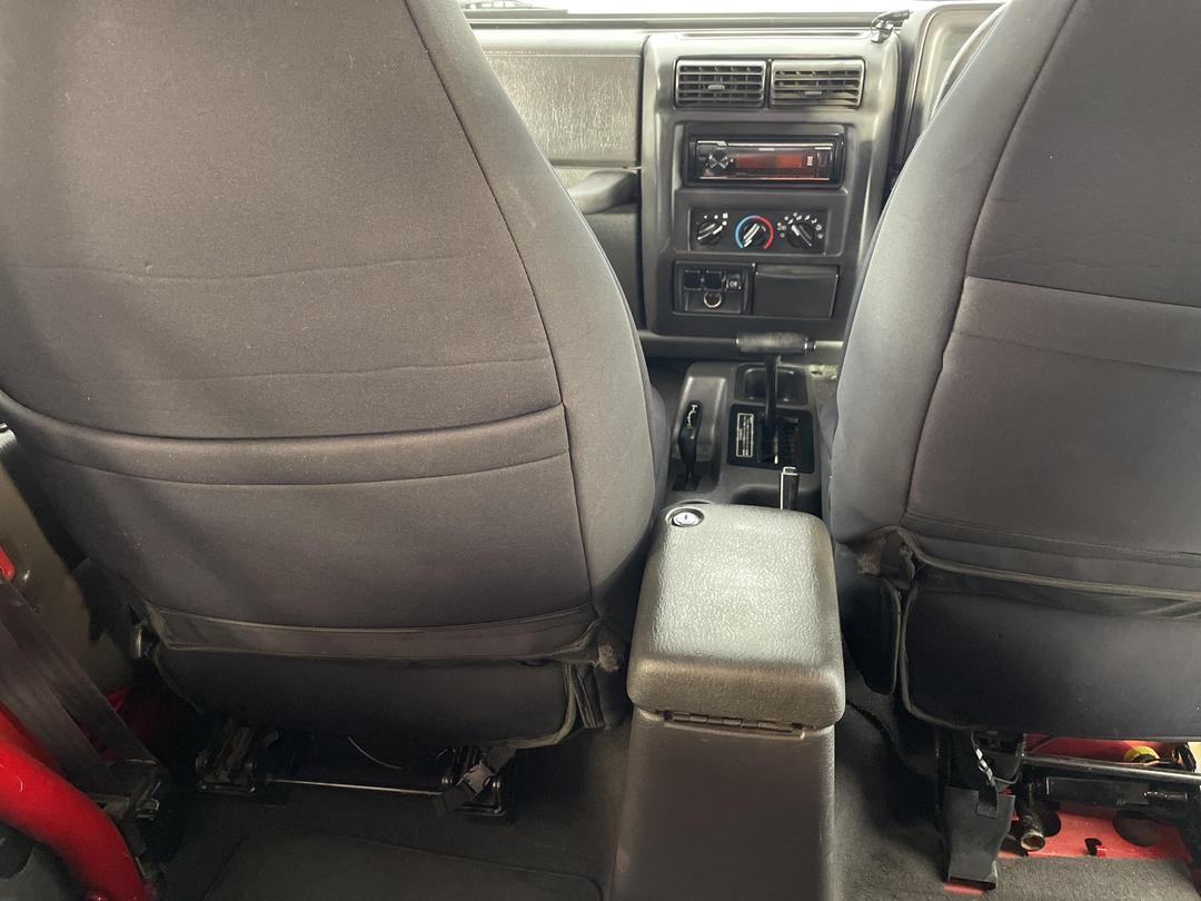 Photo '18' of Jeep Wrangler