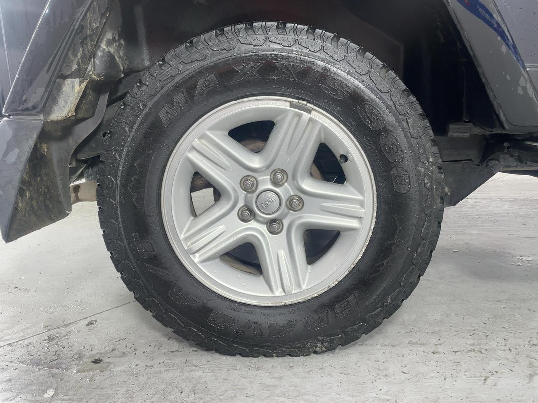 Photo '12' of Jeep Wrangler