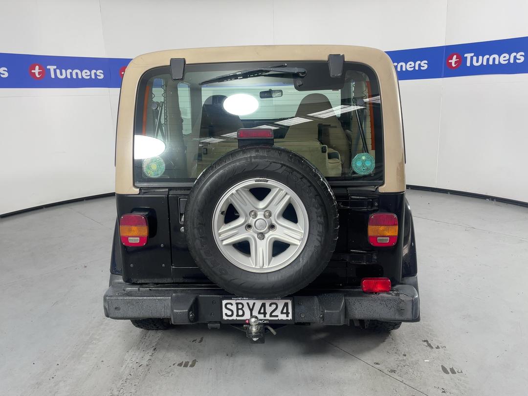 Photo '6' of Jeep Wrangler