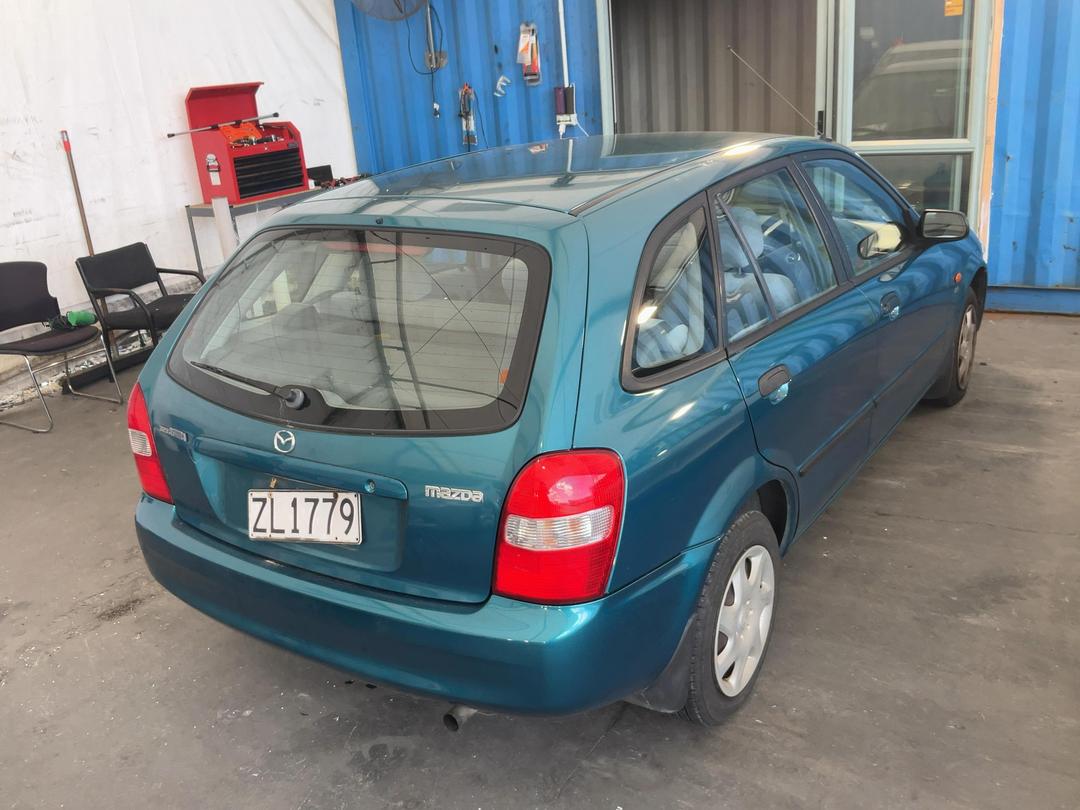 Photo '10' of Mazda 323 Astina Glxi