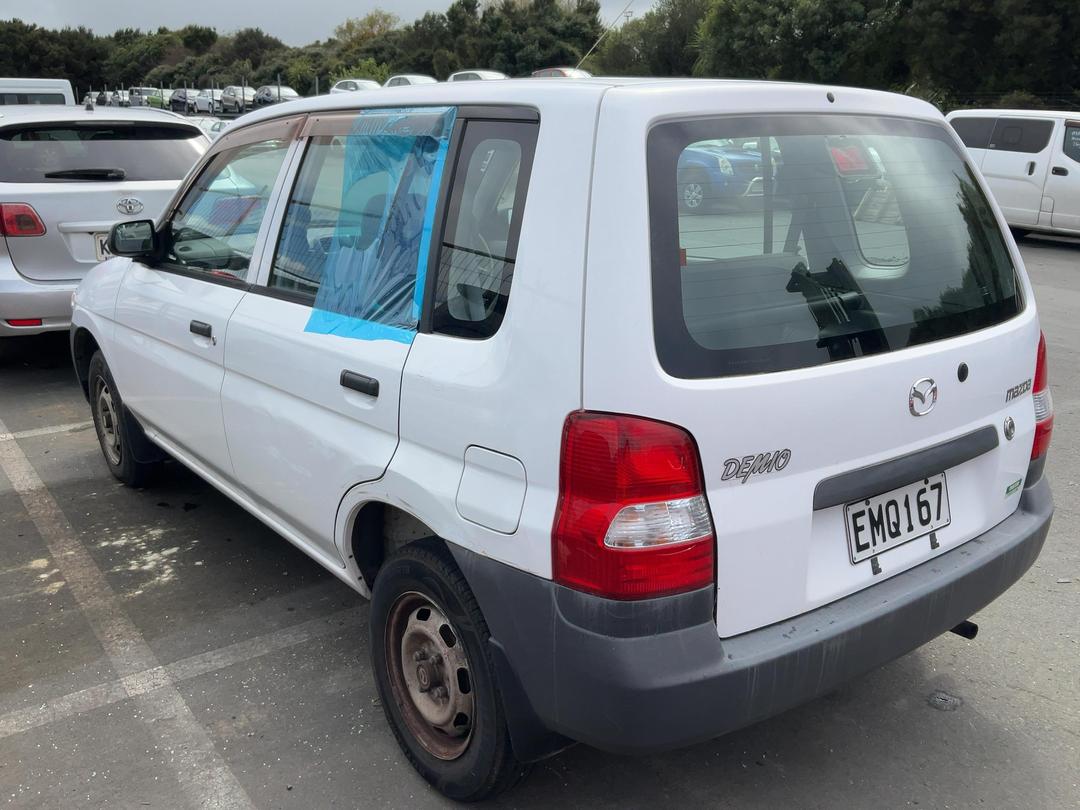 Photo '3' of Mazda Demio Photo '3' of Mazda Demio