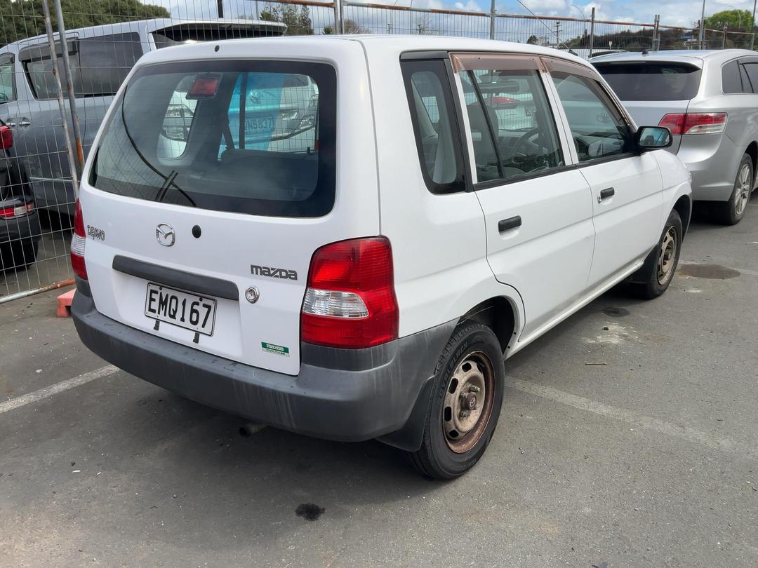 Photo '4' of Mazda Demio Photo '4' of Mazda Demio