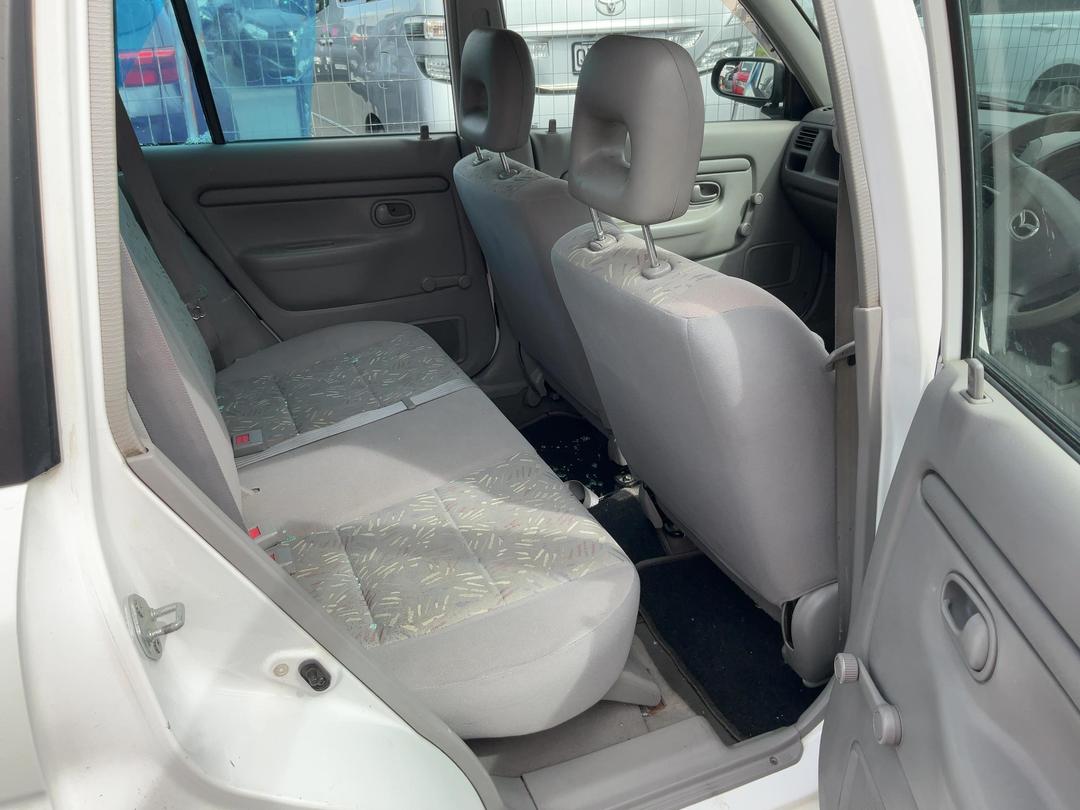 Photo '11' of Mazda Demio Photo '11' of Mazda Demio