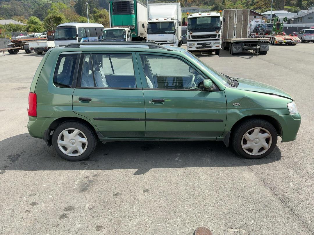 Photo '8' of Mazda Demio Photo '8' of Mazda Demio