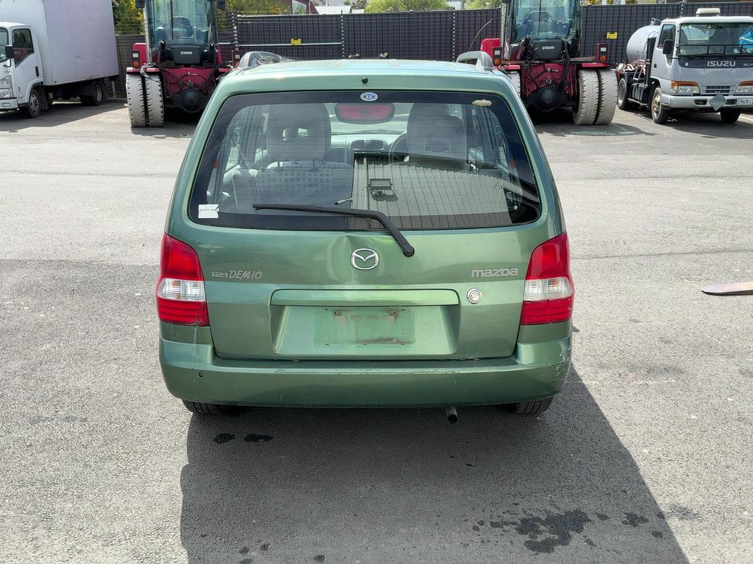 Photo '6' of Mazda Demio Photo '6' of Mazda Demio