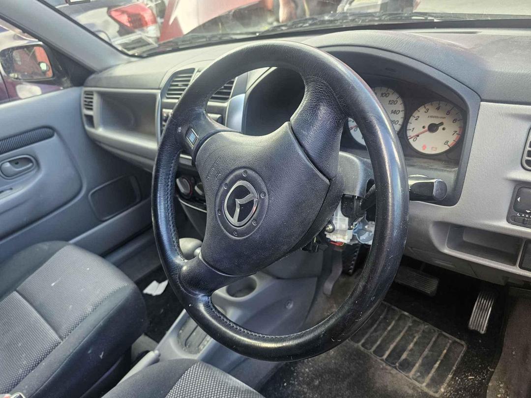 Photo '12' of Mazda Demio Photo '12' of Mazda Demio