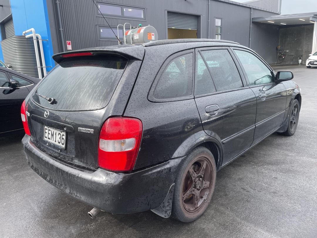 Photo '7' of Mazda Familia