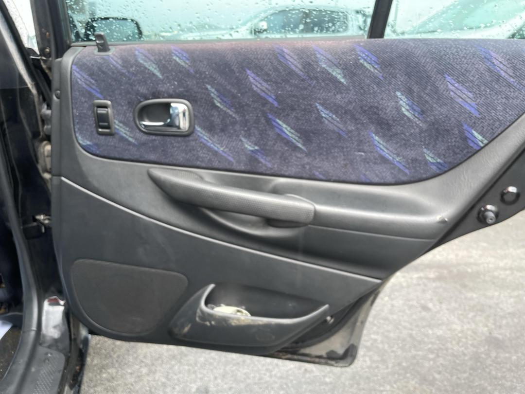 Photo '17' of Mazda Familia