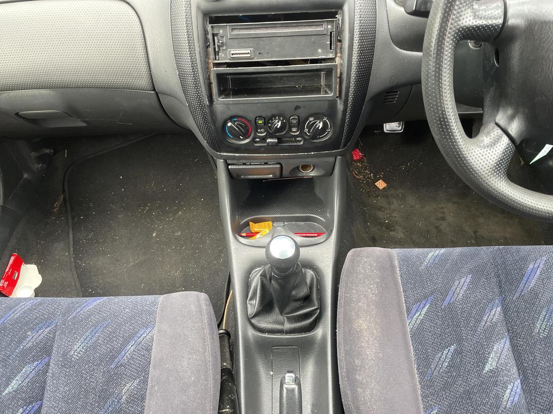 Photo '20' of Mazda Familia