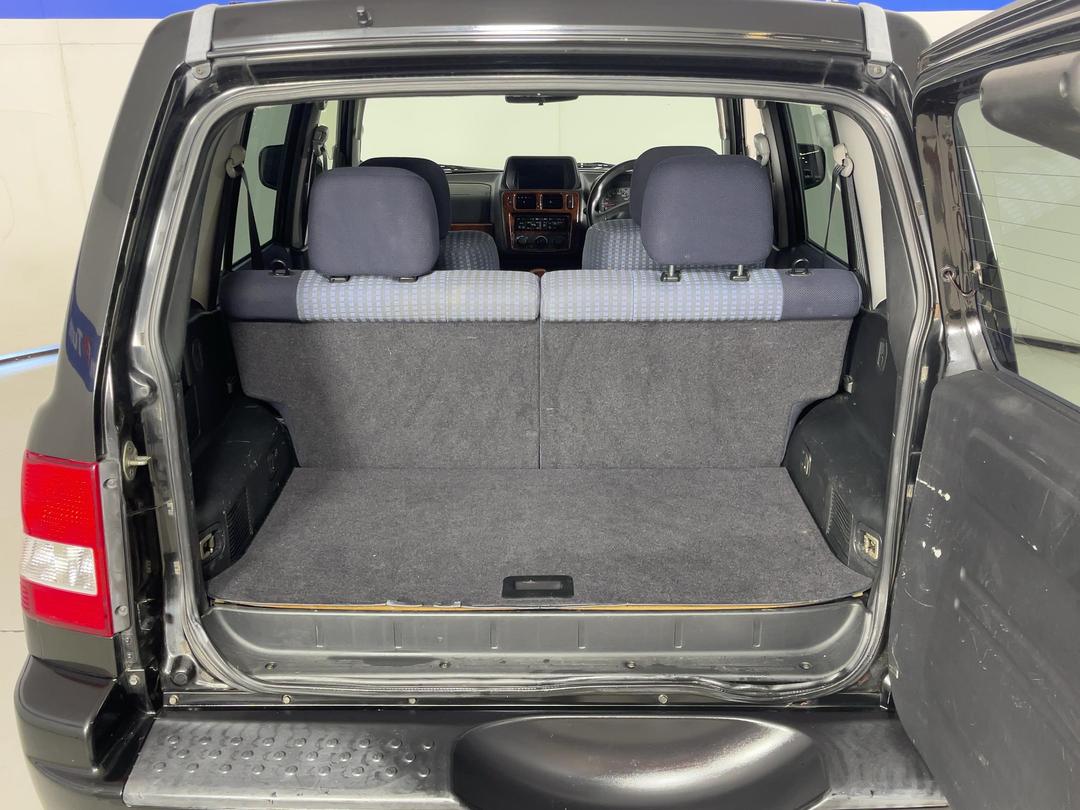 Photo '14' of Mitsubishi Pajero