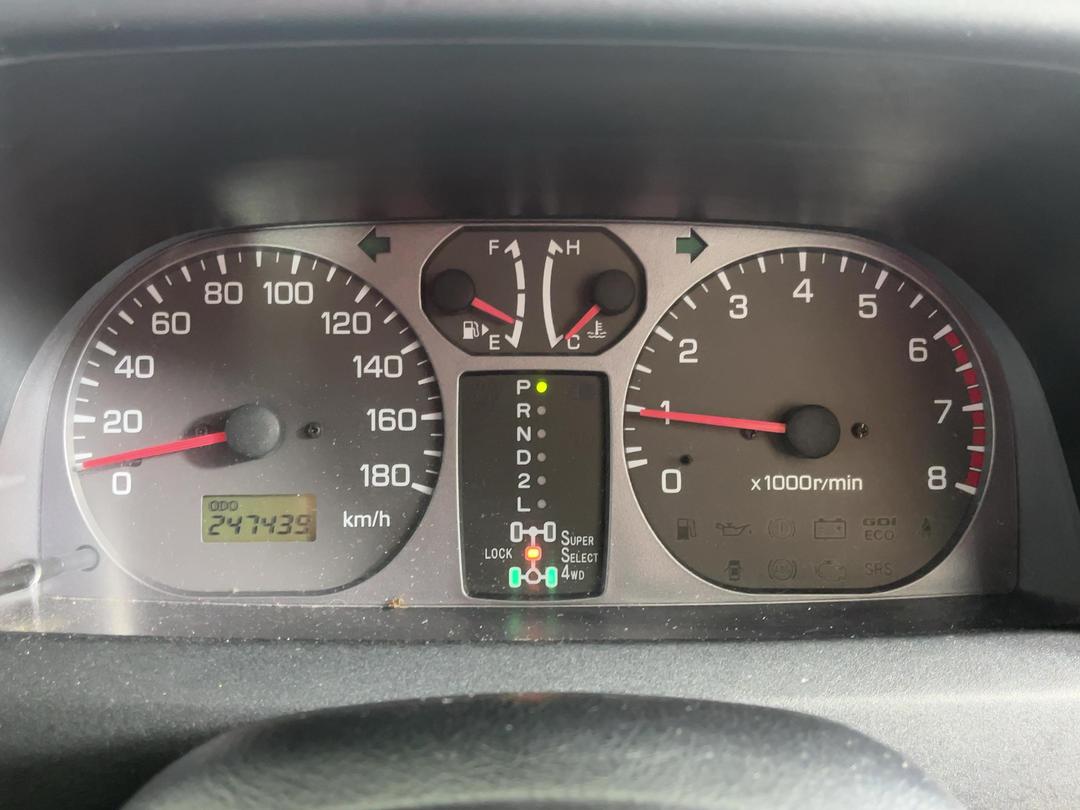 Photo '21' of Mitsubishi Pajero