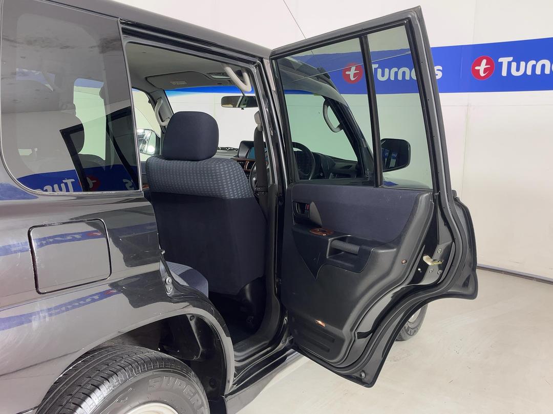 Photo '19' of Mitsubishi Pajero