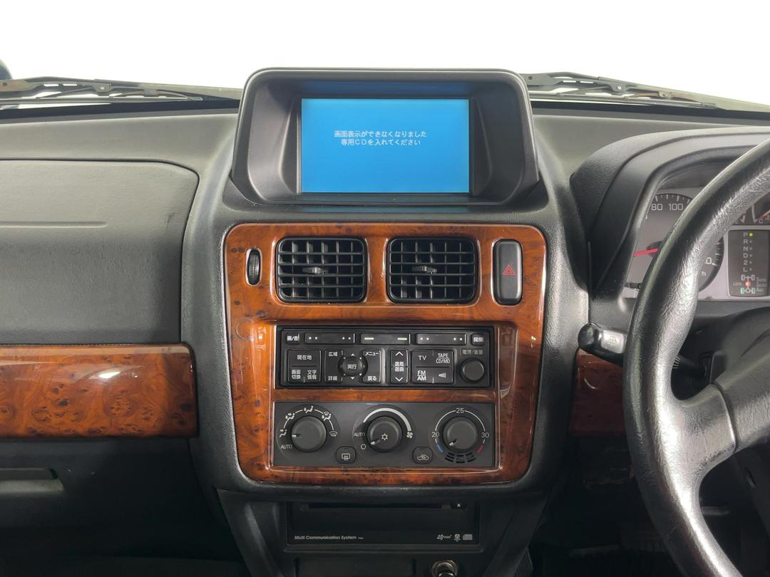 Photo '18' of Mitsubishi Pajero
