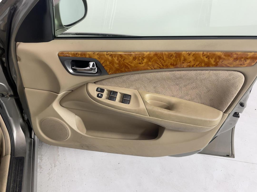 Photo '13' of Nissan Bluebird Sylphy Photo '13' of Nissan Bluebird Sylphy