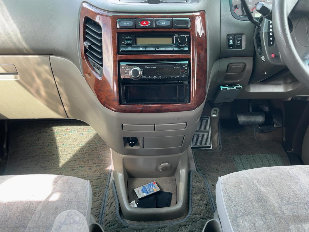 Photo '16' of Nissan Elgrand Photo '16' of Nissan Elgrand