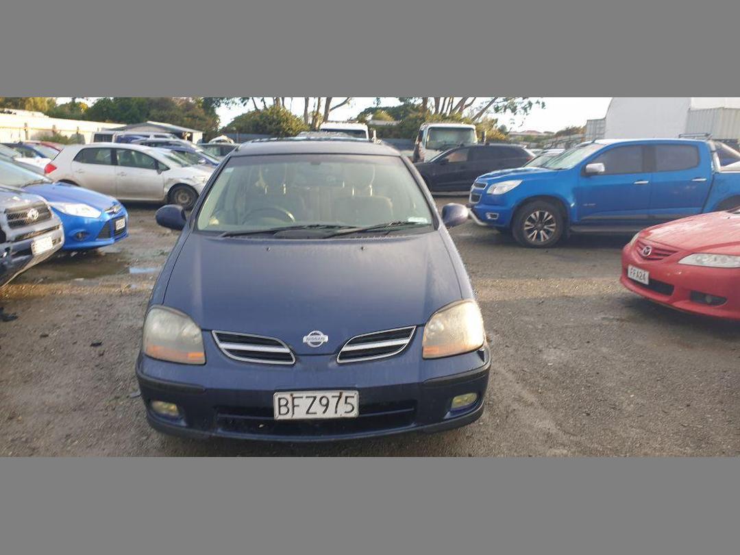 Photo '2' of Nissan Tino