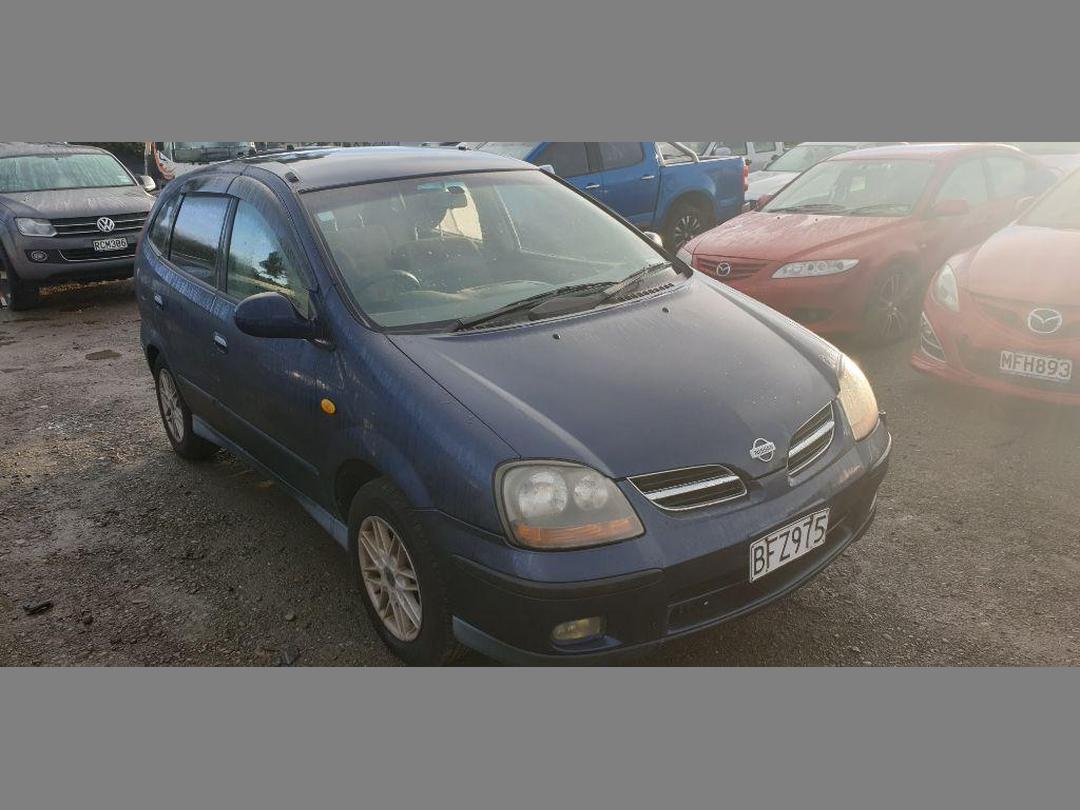 Photo '3' of Nissan Tino