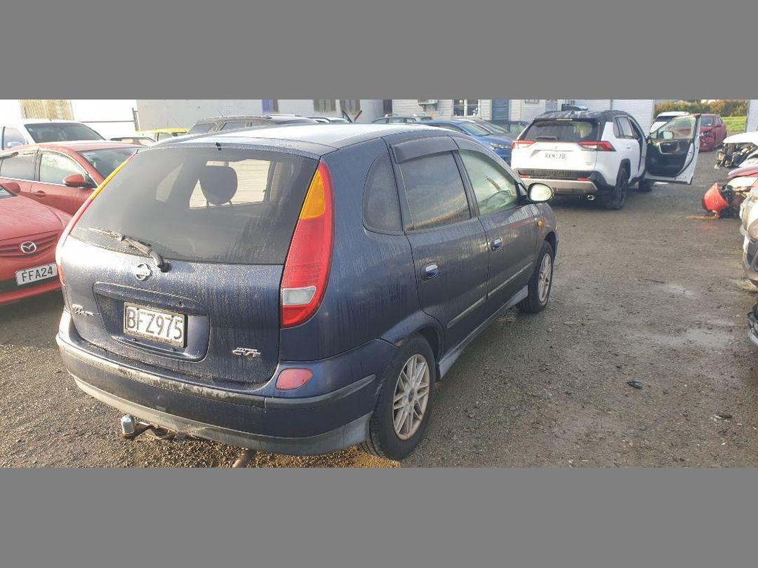 Photo '5' of Nissan Tino