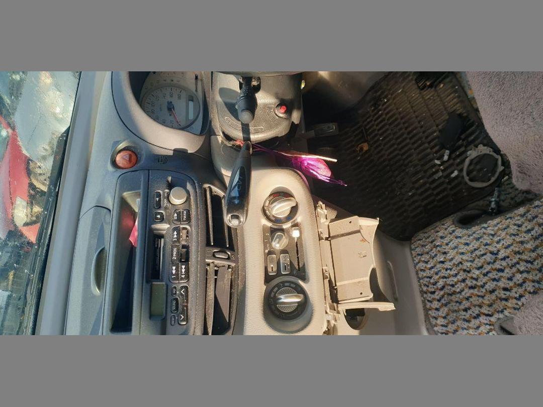 Photo '9' of Nissan Tino