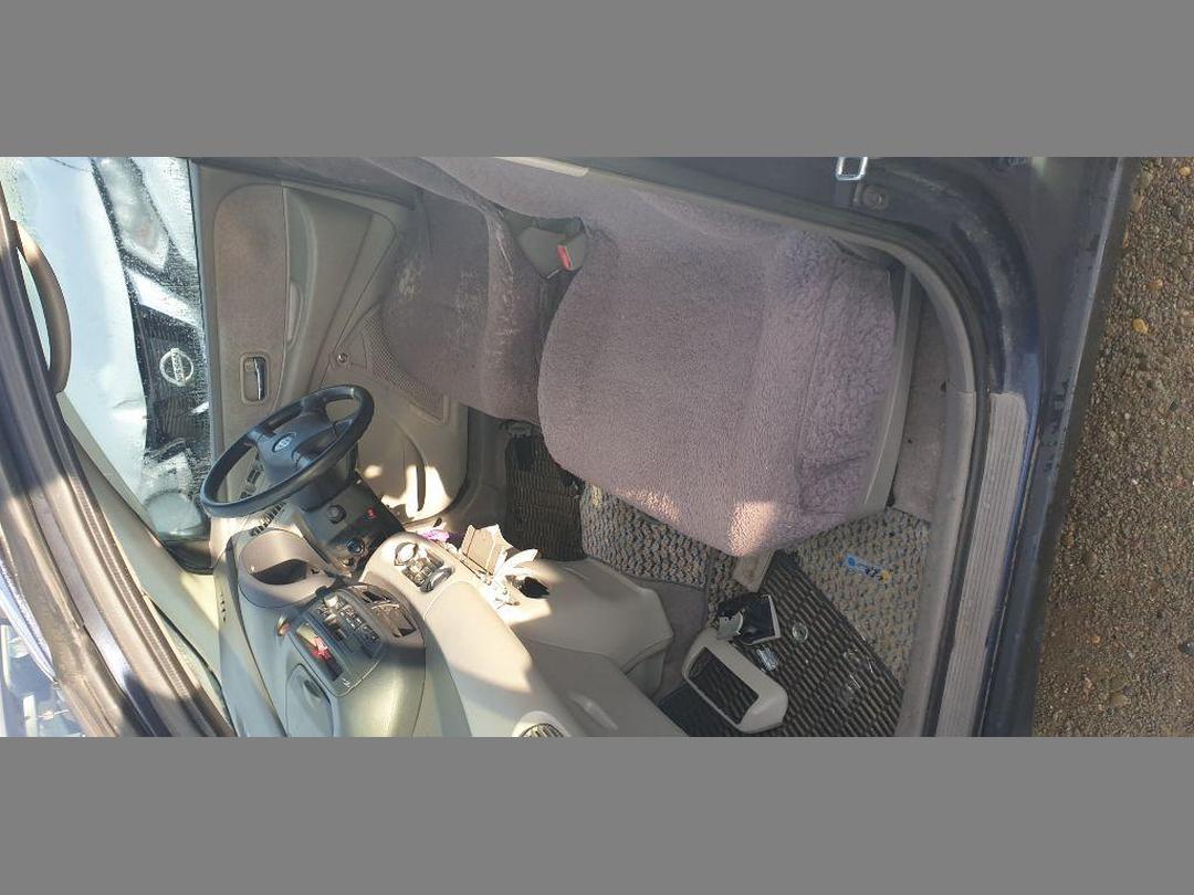 Photo '10' of Nissan Tino