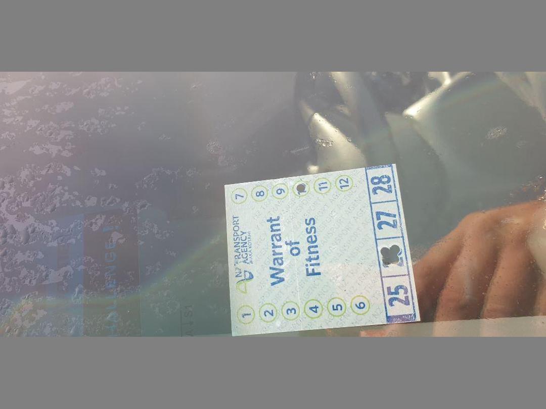 Photo '11' of Nissan Tino