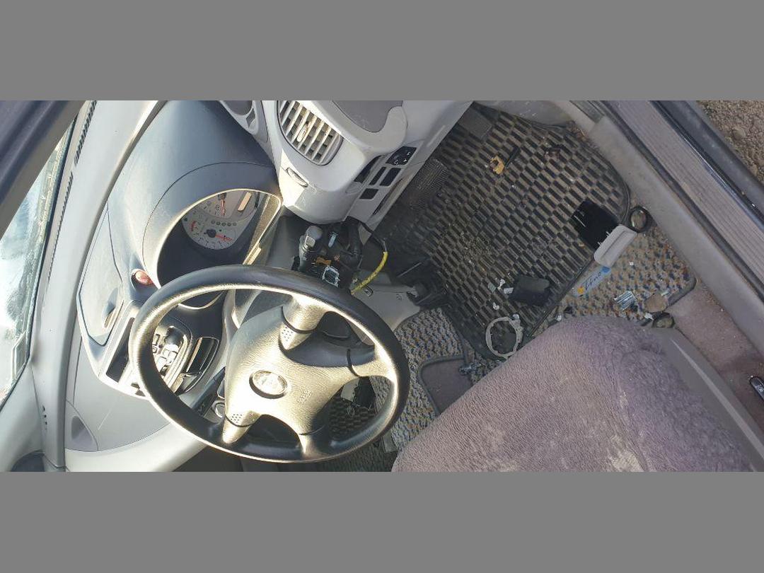 Photo '12' of Nissan Tino