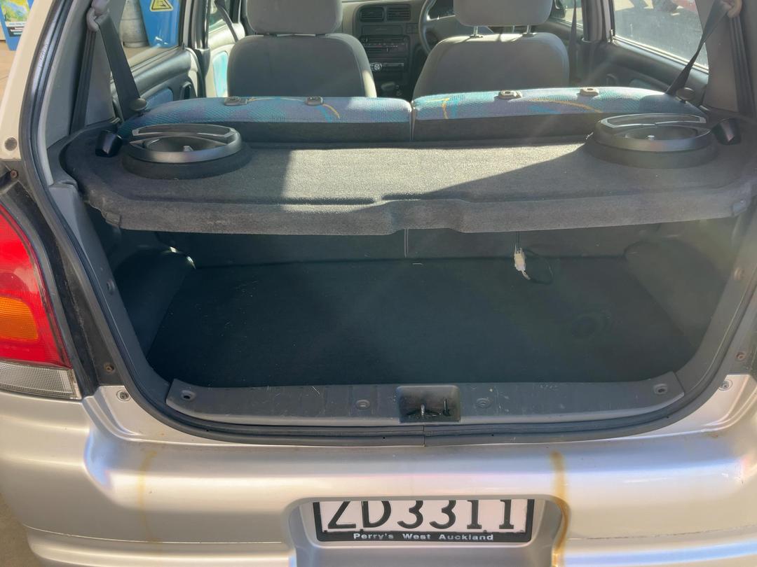 Photo '18' of Suzuki Alto Photo '18' of Suzuki Alto
