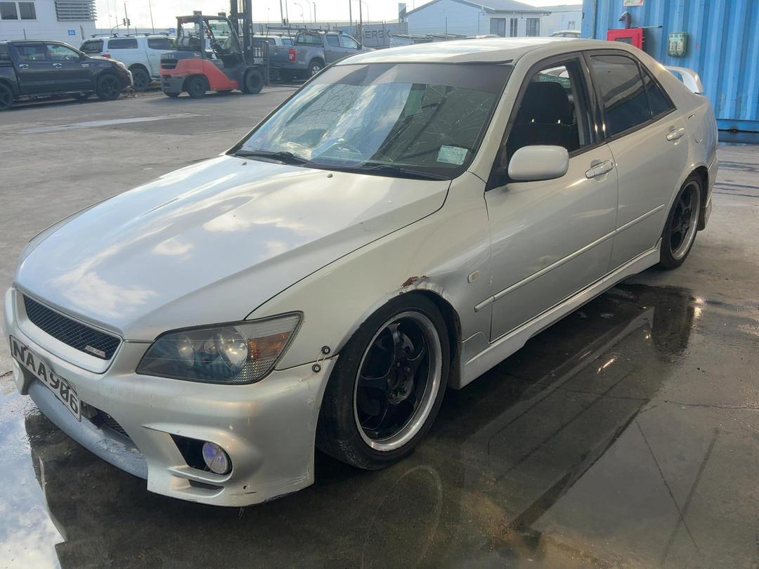 Photo '3' of Toyota Altezza Photo '3' of Toyota Altezza