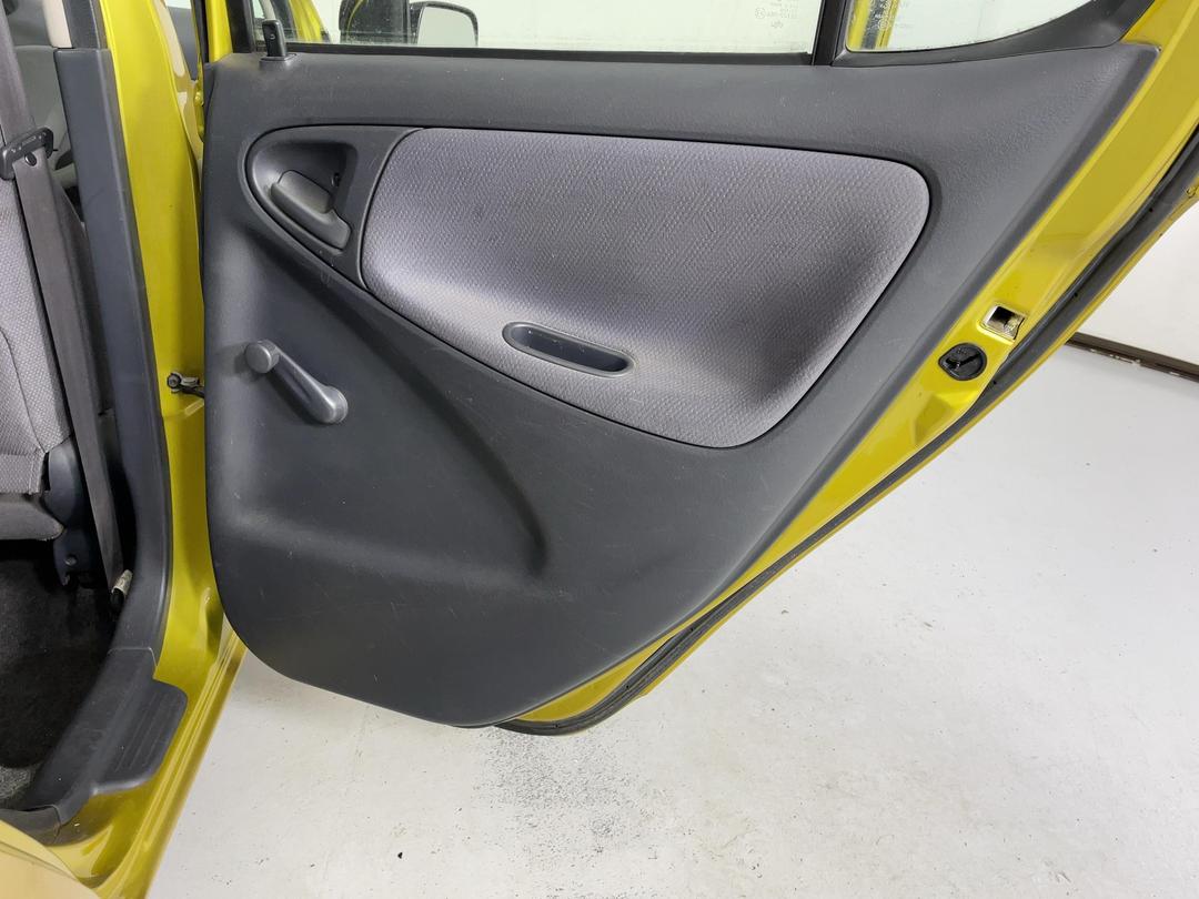 Photo '19' of Toyota Echo