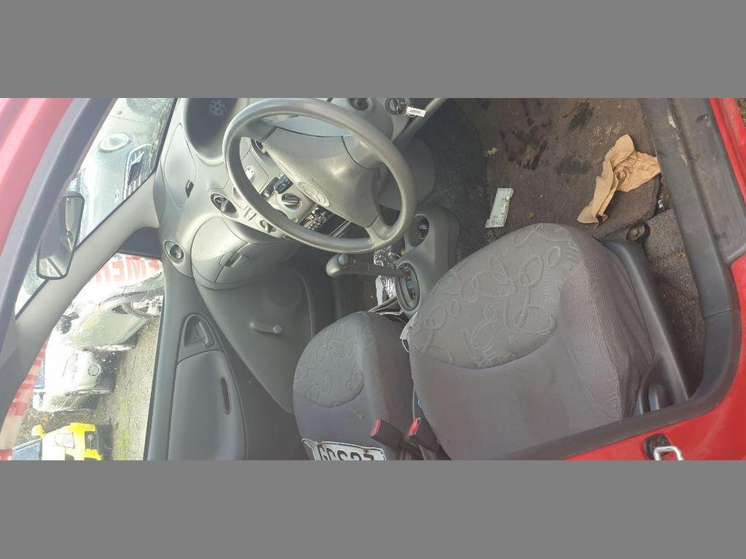 Photo '8' of Toyota Echo Photo '8' of Toyota Echo