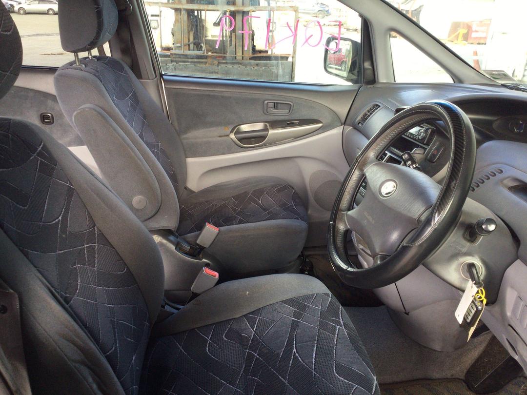 Photo '18' of Toyota Estima Photo '18' of Toyota Estima