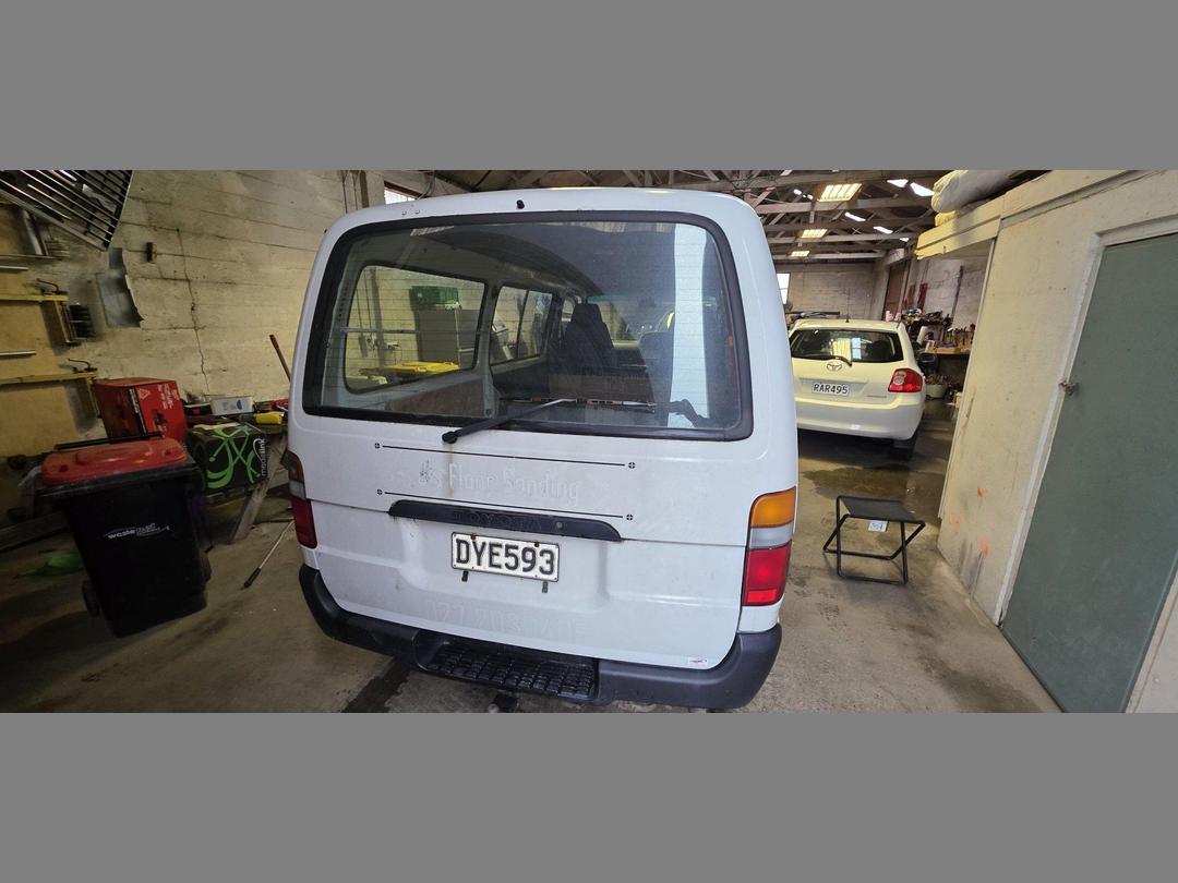 Photo '4' of Toyota Hiace VAN