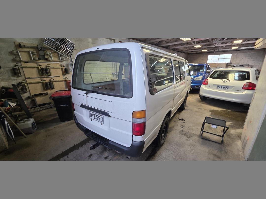 Photo '5' of Toyota Hiace VAN