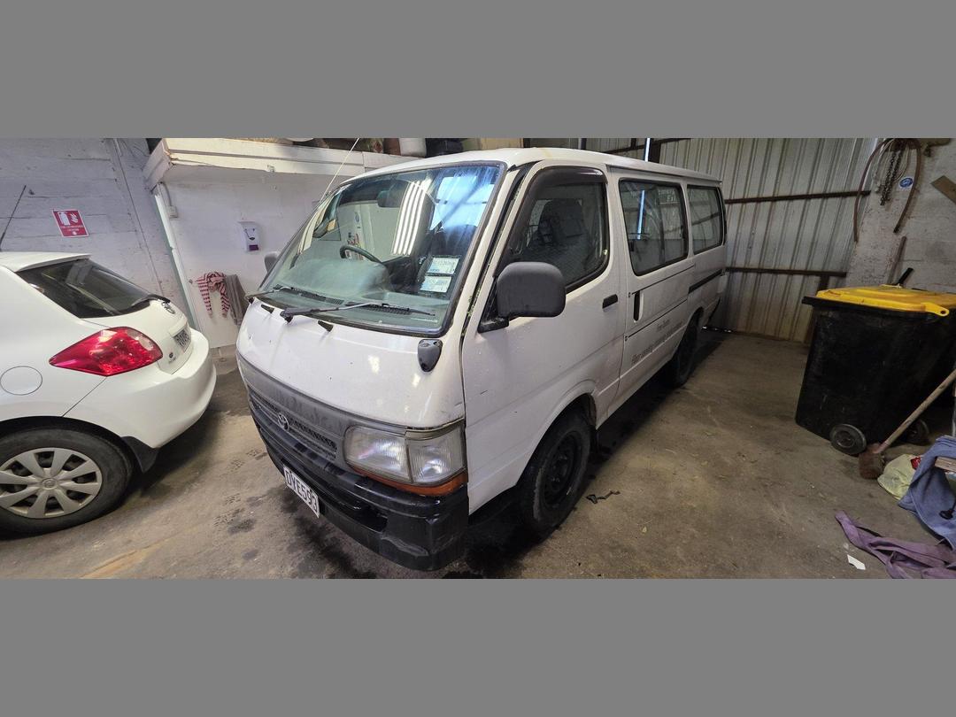 Photo '2' of Toyota Hiace VAN