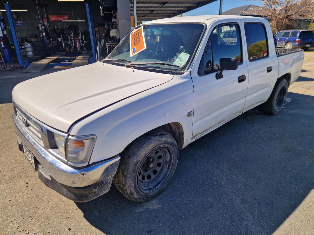Photo '2' of Toyota Hilux D/C Photo '2' of Toyota Hilux D/C