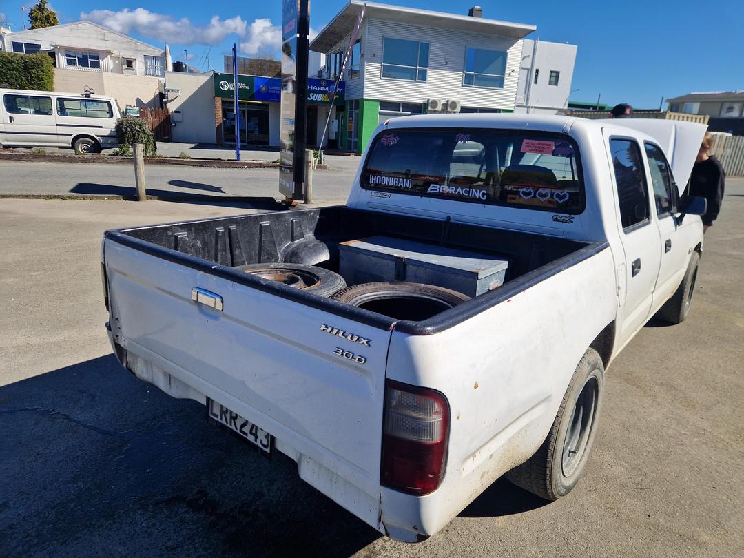 Photo '5' of Toyota Hilux D/C Photo '5' of Toyota Hilux D/C