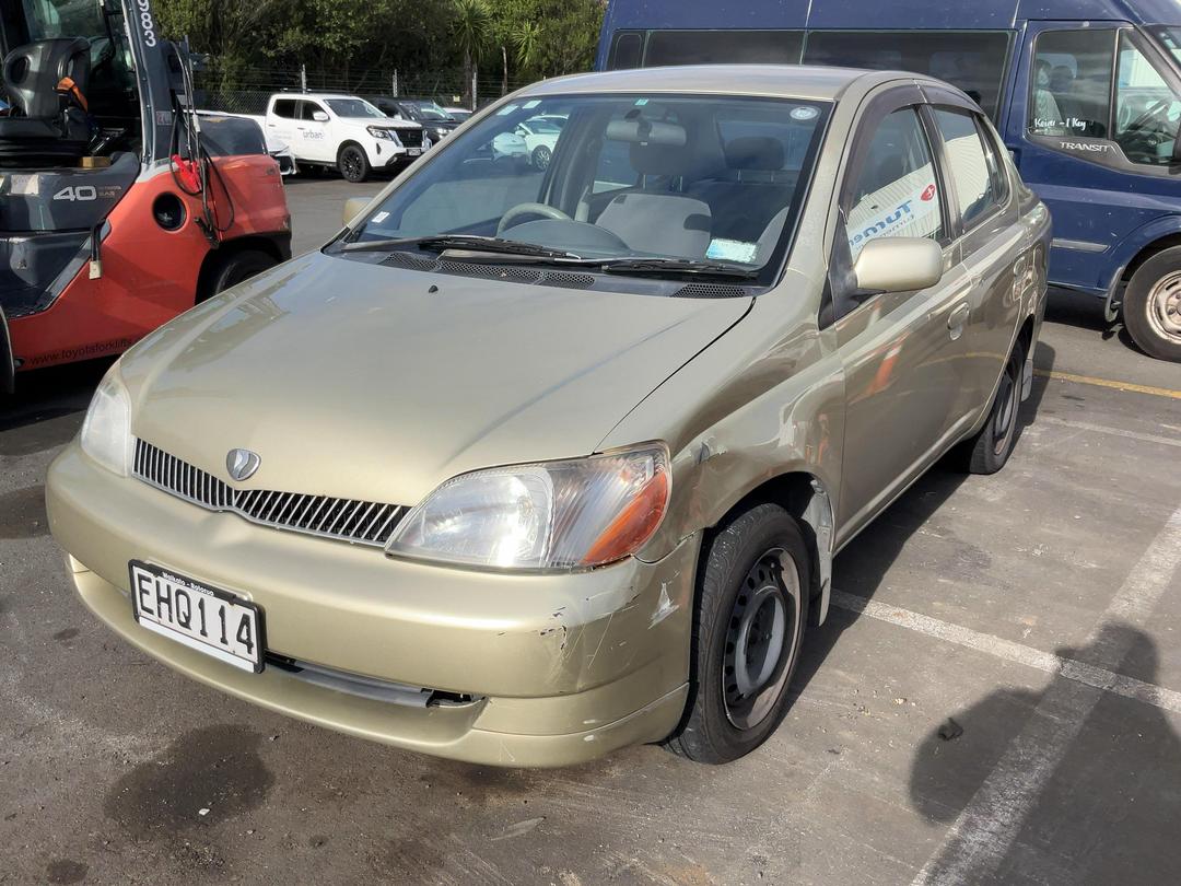 Photo '2' of Toyota Platz Photo '2' of Toyota Platz
