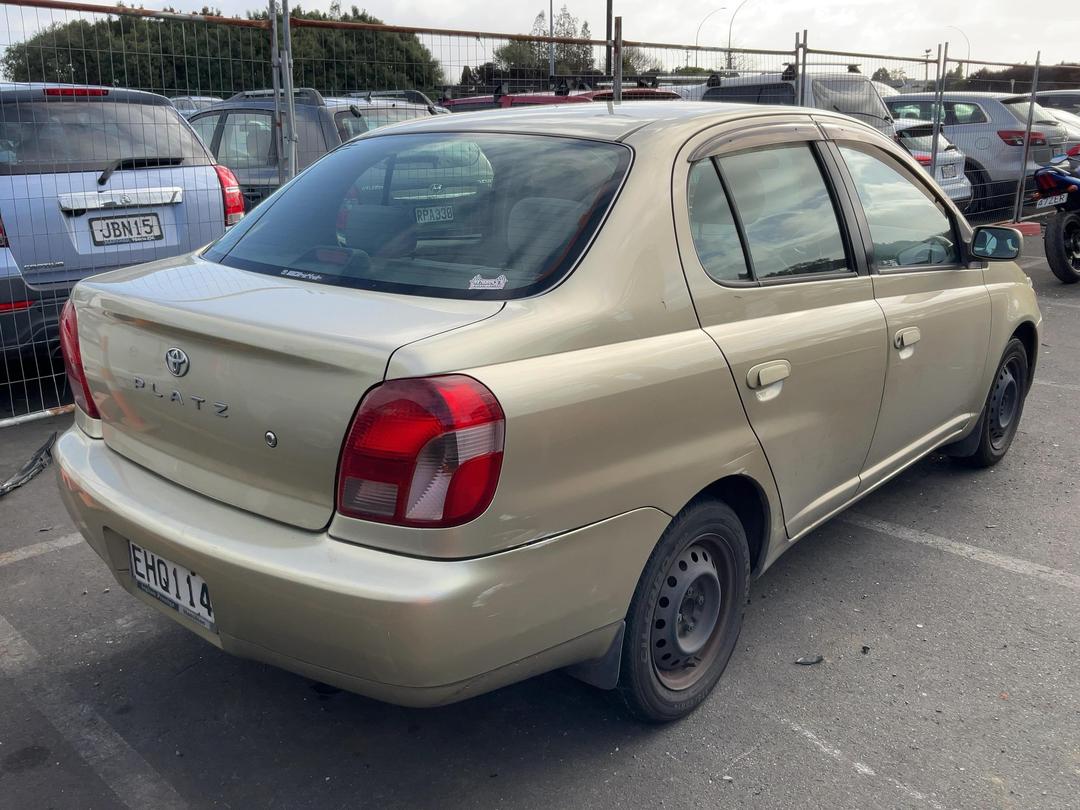 Photo '4' of Toyota Platz Photo '4' of Toyota Platz