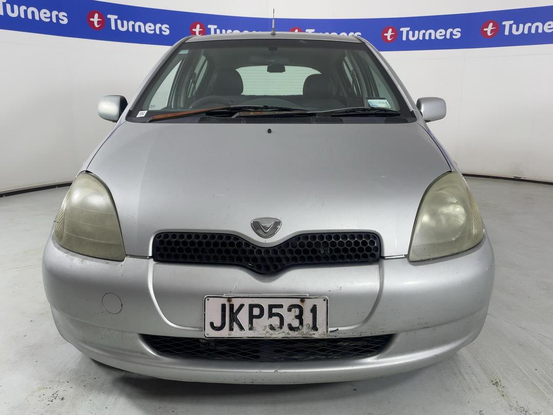 Photo '2' of Toyota Vitz