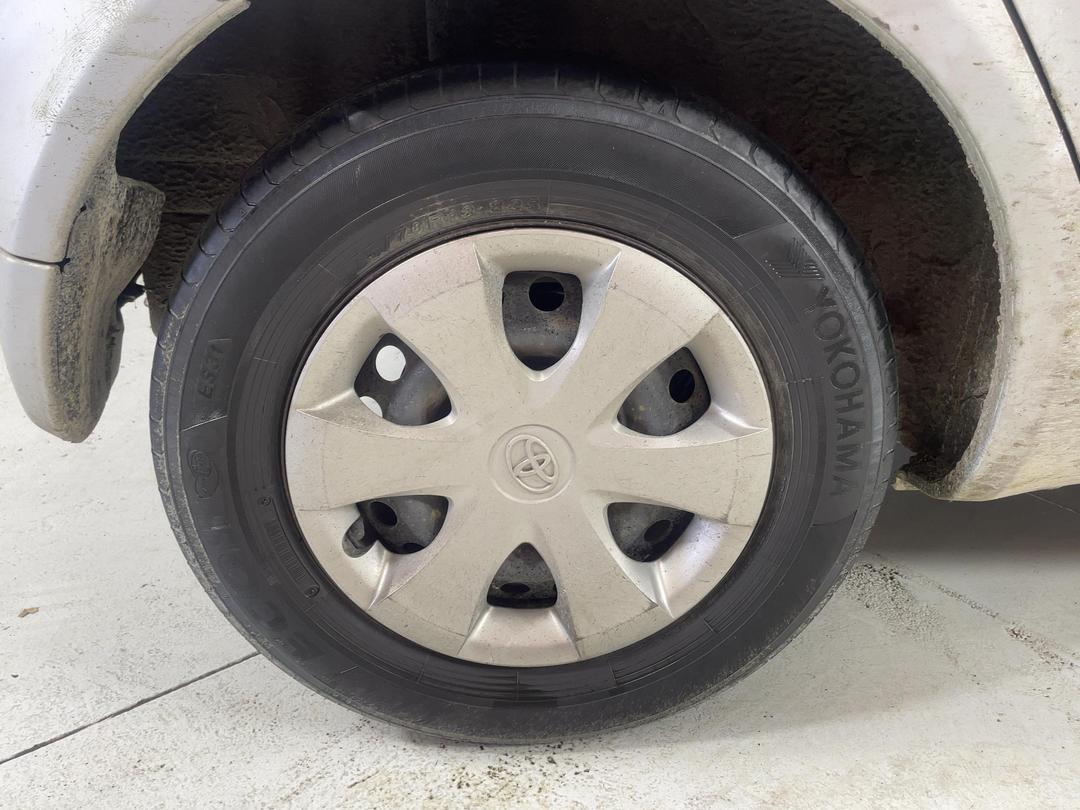 Photo '12' of Toyota Vitz