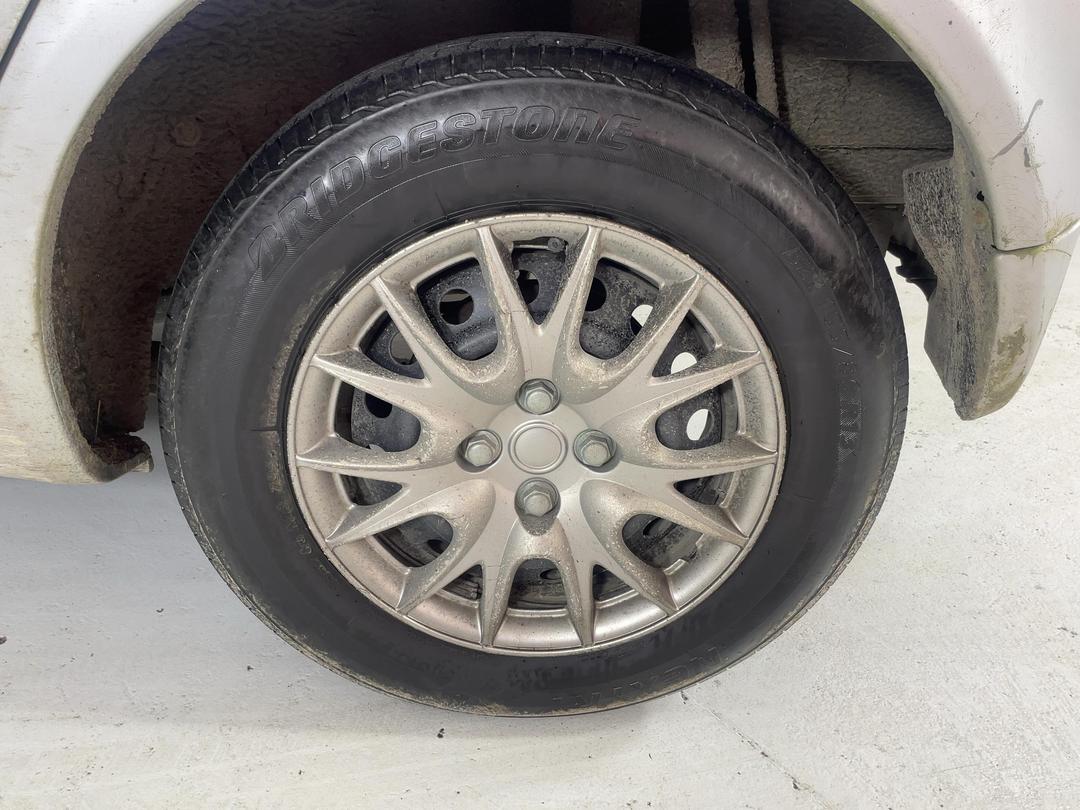 Photo '11' of Toyota Vitz