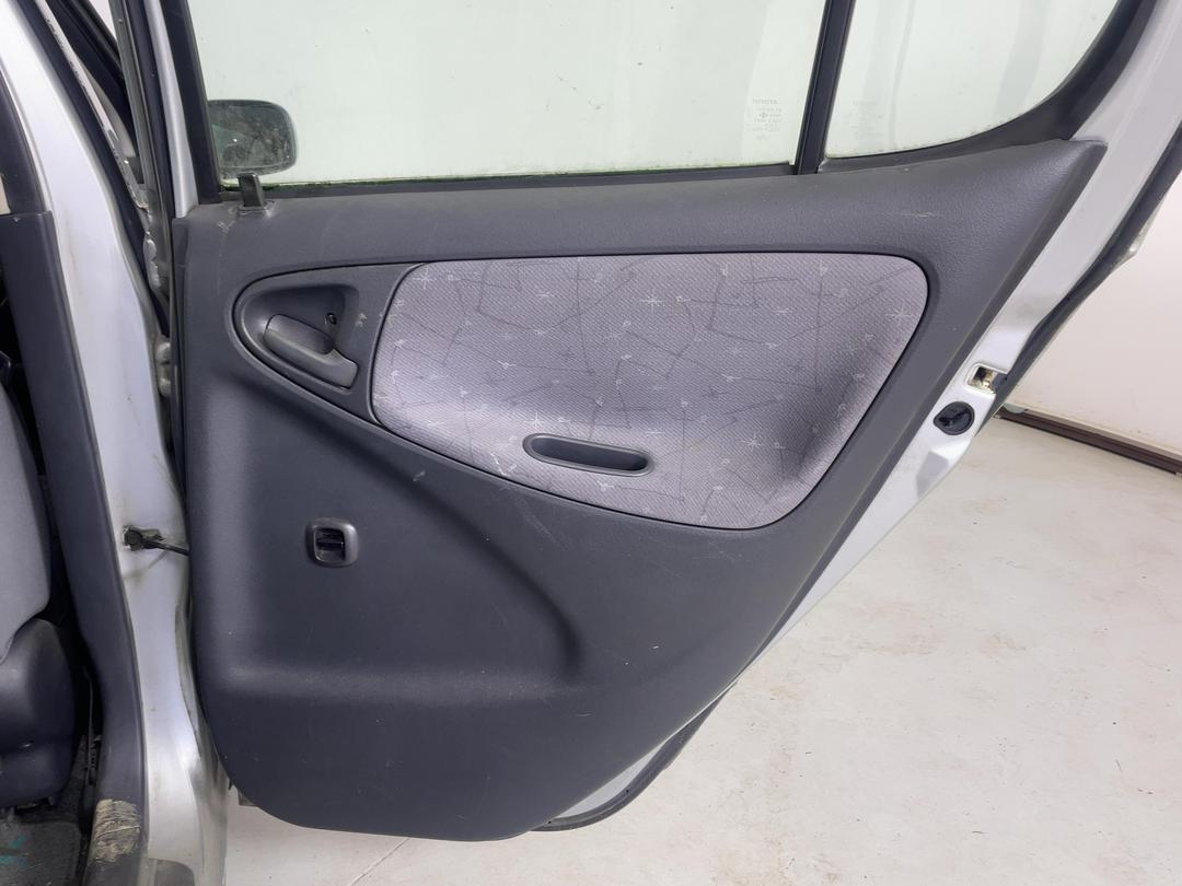Photo '19' of Toyota Vitz
