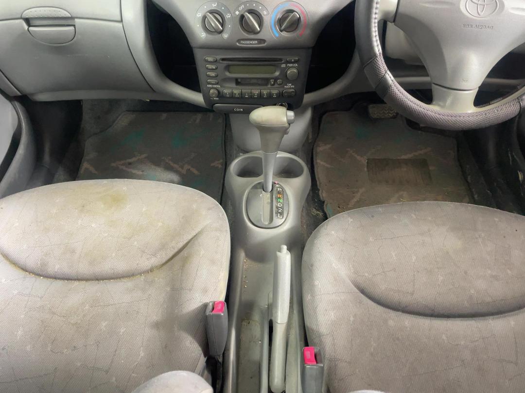Photo '18' of Toyota Vitz