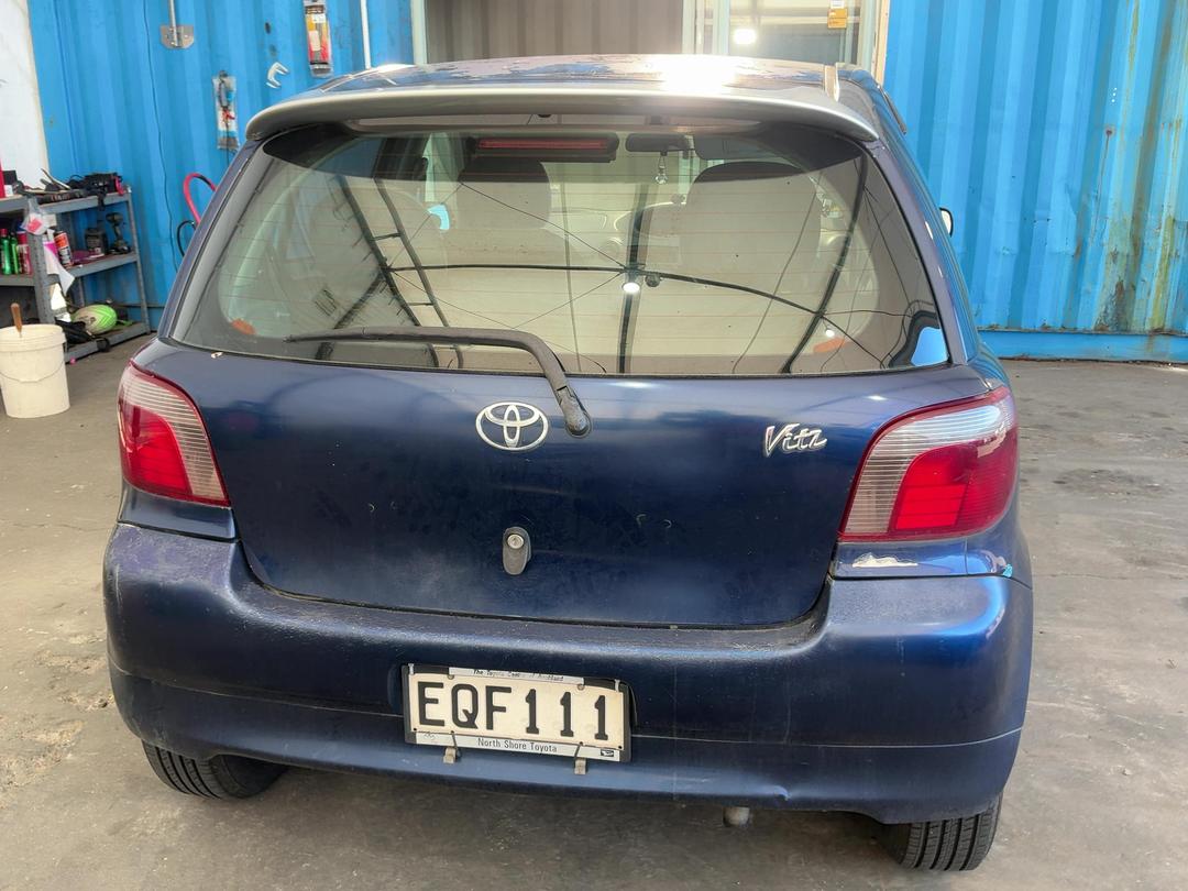 Photo '6' of Toyota Vitz