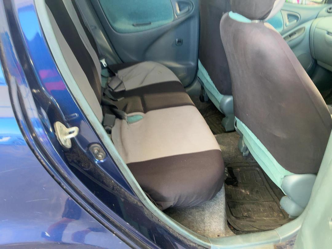 Photo '7' of Toyota Vitz