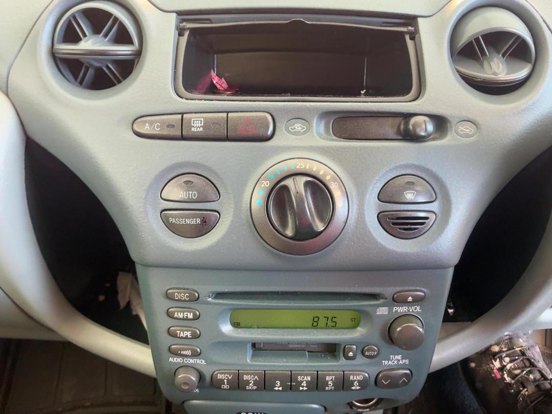 Photo '11' of Toyota Vitz