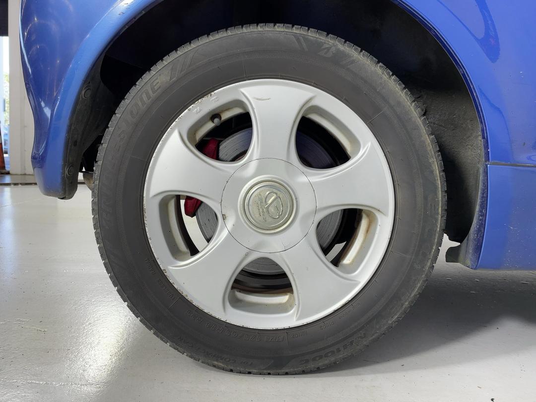 Photo '8' of Toyota Vitz Photo '8' of Toyota Vitz