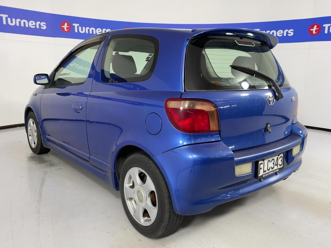 Photo '10' of Toyota Vitz Photo '10' of Toyota Vitz