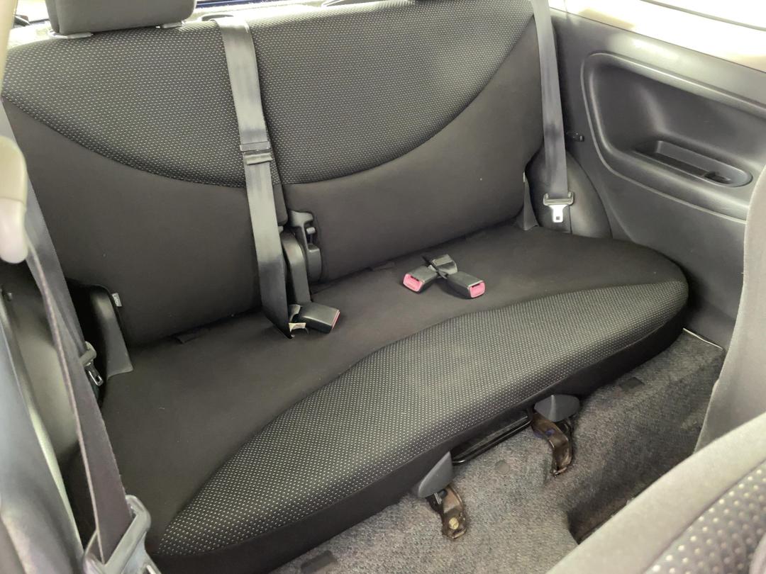 Photo '15' of Toyota Vitz Photo '15' of Toyota Vitz