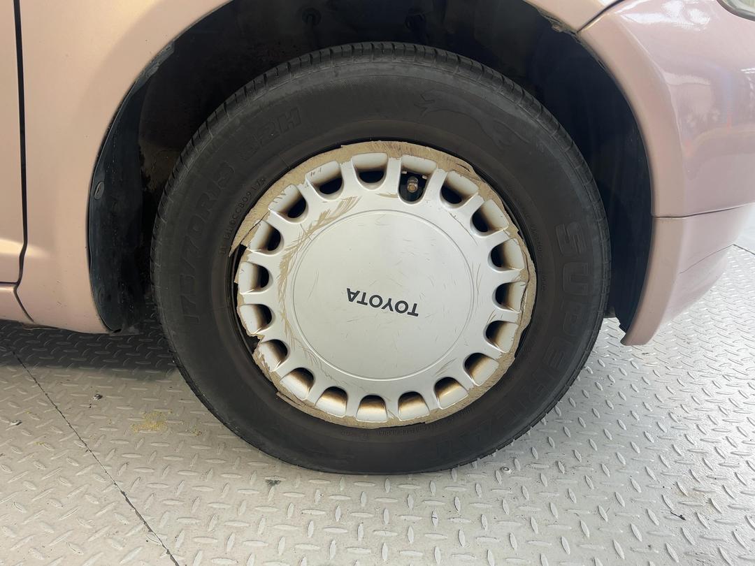 Photo '9' of Toyota Vitz